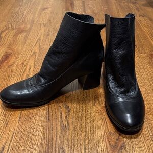 LiliMill Black Leather Ankle Boots